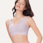 シームレスブラジャー